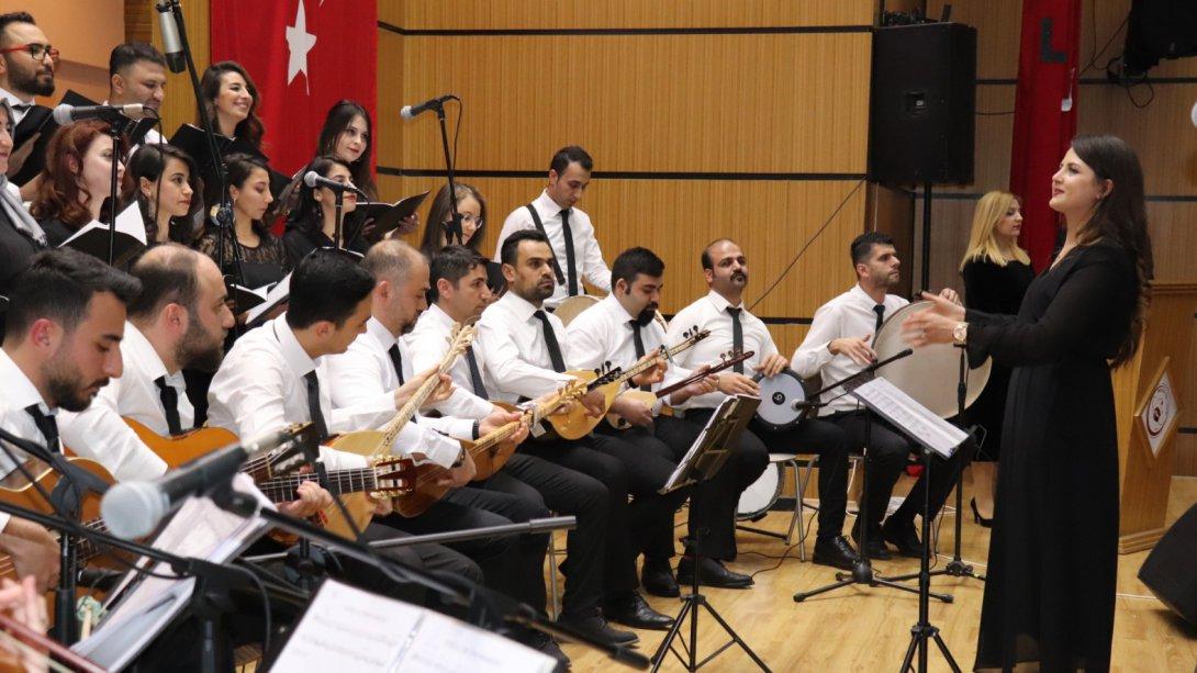 İlçemizde Görev Yapan Öğretmenlerimizin Oluşturduğu ´´7 Ses 1 Nefes´´ Türk Halk Müziği Korusu  Midyat Fen Lisesi Konferans Salonunda Konser verdi