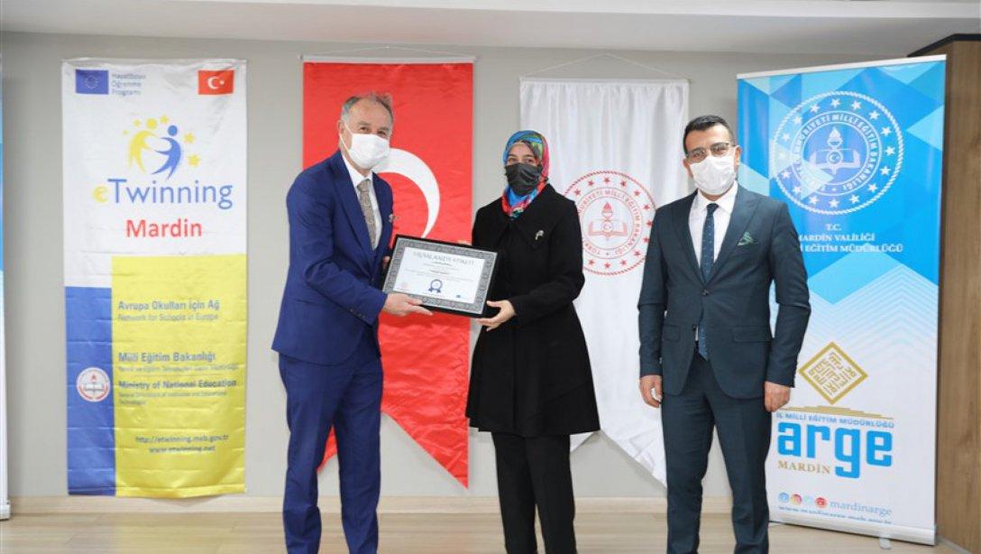 E-Twinning Ulusal Ve Avrupa Kalite Etiketi Ödülü Almaya Hak Kazanan Okullarımıza Ödülleri Verildi